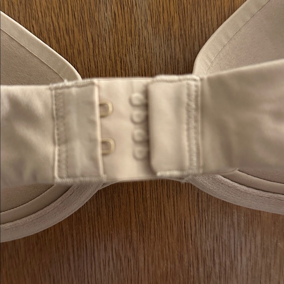 Skims Everybody Scoop Plunge Bra - Picture 7 of 9